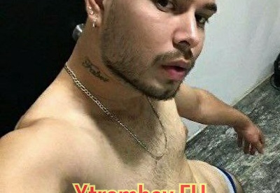 Je rech une couple de jeunes mecs désirant être dominés par un master vicieux et pervers