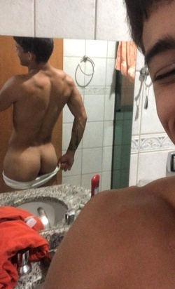 Mon trou de minet gay en demande