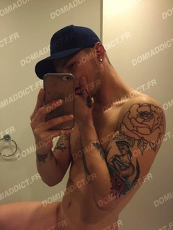 Maître de 27 ans cherche un soumis