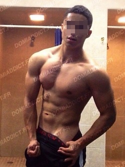 Massage coiffure gay Paris : Actif arabe professionnel cherche clients LOPES/TRAVS/IMBERBE
