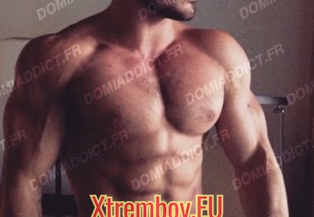 Recherche soumis total ou esclave pour relation Maîtres / Esclaves fan de Pieds