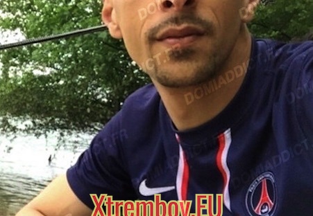 Jeune soumis cherche jeune maître pour plan odeurs