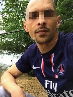 Jeune soumis cherche jeune maître pour plan odeurs