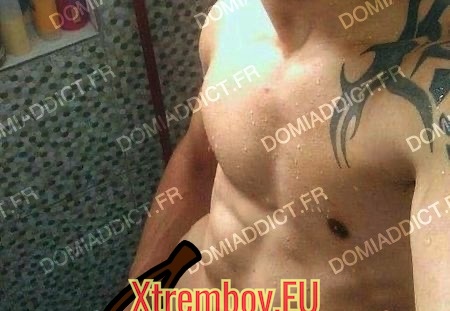 Saint-Denis : Mec bisexuel rech un bel hétéro qui a envie de se faire baiser