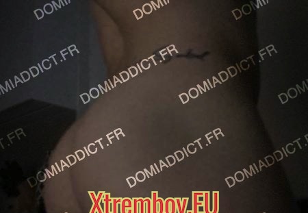 Viens m'enculer sur mon canapé dans le 93