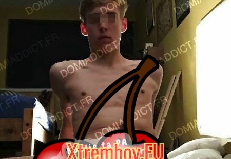 Mon trip être dominé par 2 hétéros pervers