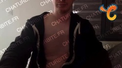 Jeune étudiant lyonnais en couple, mais pas vraiment sage sur le live