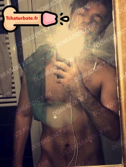 Albertville - Jeune mec soumis cherche dominateur expérimenté SM gay