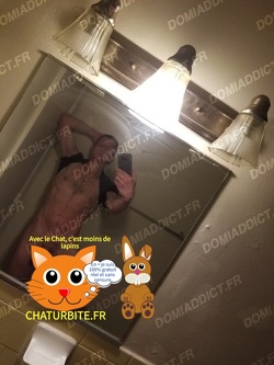 Homme soumis débutant à Lyon cherche jeune dominant pour dressage réel